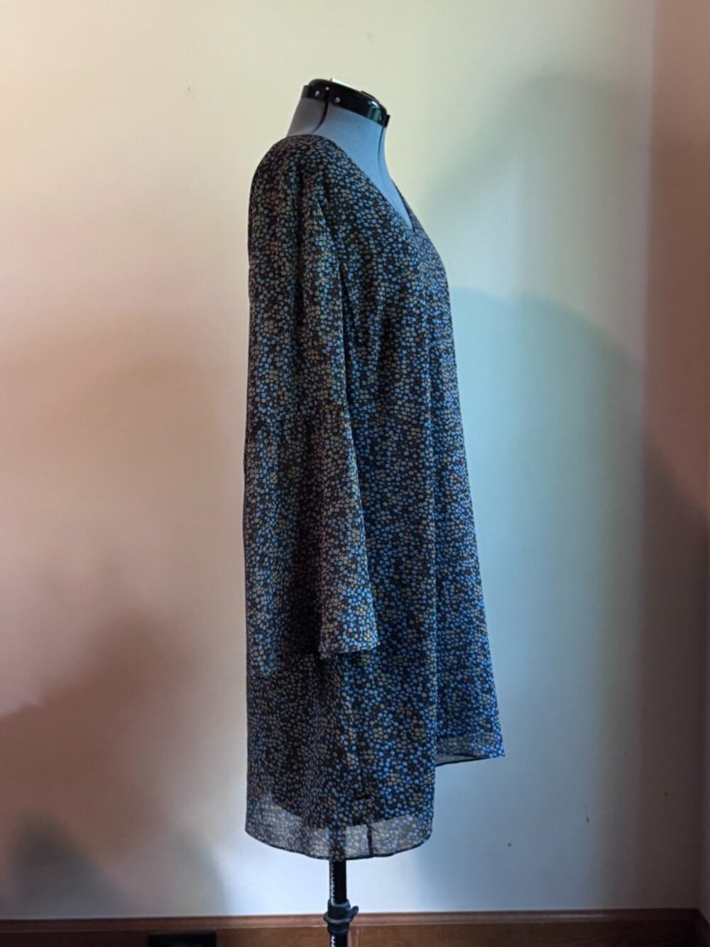 CAbi flowing dress size large - Picture 2 of 7